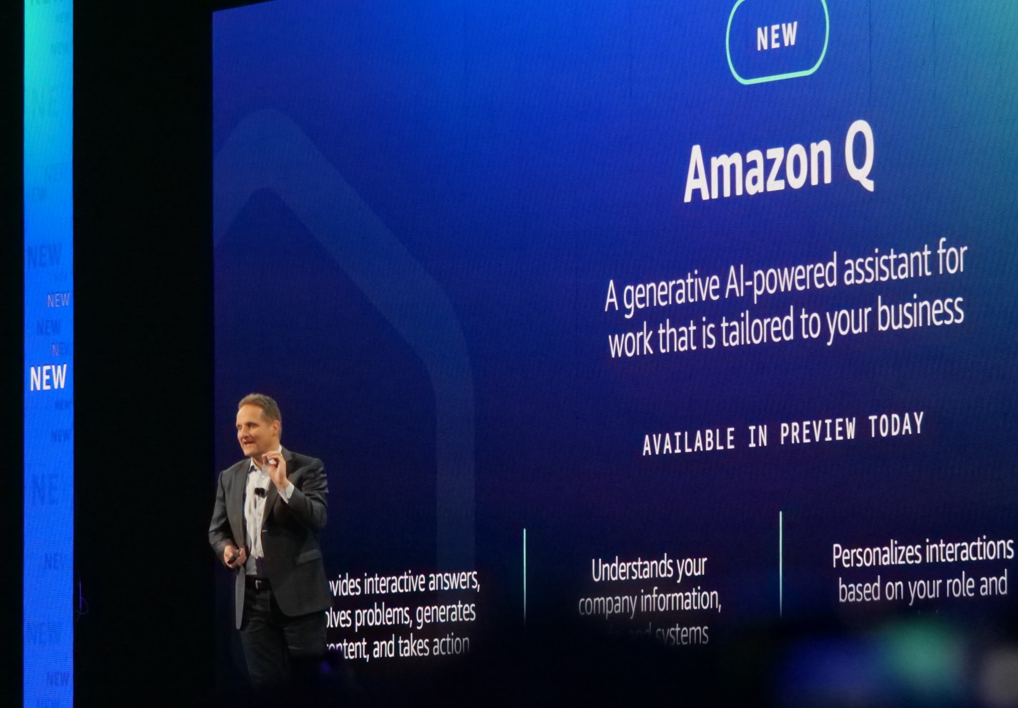 Amazon presenta Q, su nuevo chatbot con inteligencia artificial para ...