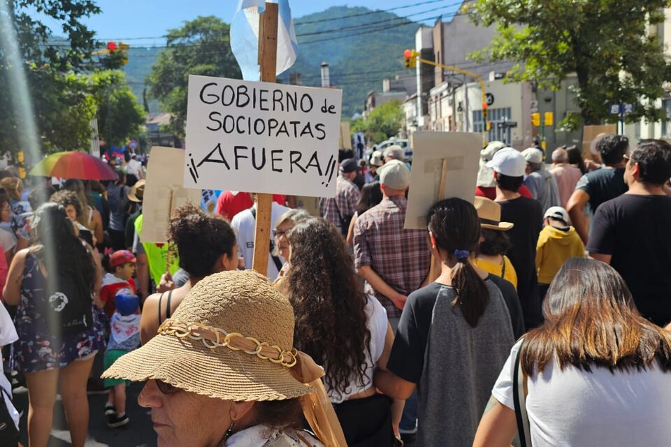 Salta: más de 15 mil personas marcharon por la memoria, la verdad y la ...
