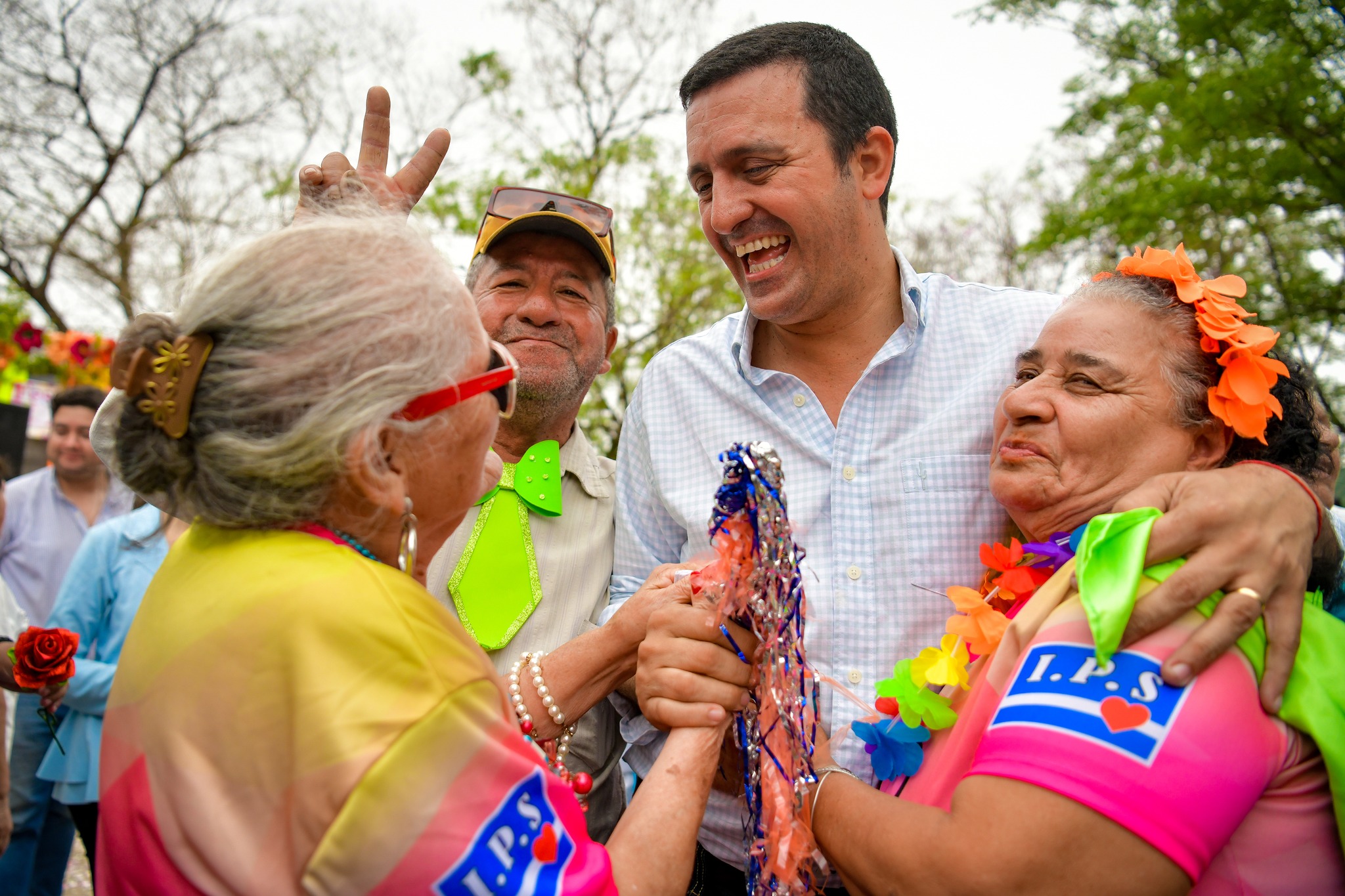 Solís: “Celebramos junto a los adultos mayores del IPS la llegada de la ...
