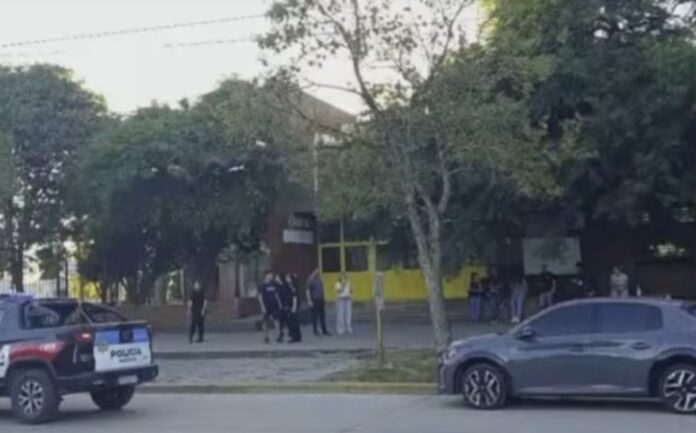 Santa Fe un alumno entró armado al colegio y mató a un compañero