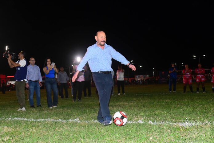 El gobernador Insfrán inauguró las obras del Club Independiente de El Colorado y dio apertura al Torneo de la Amistad11